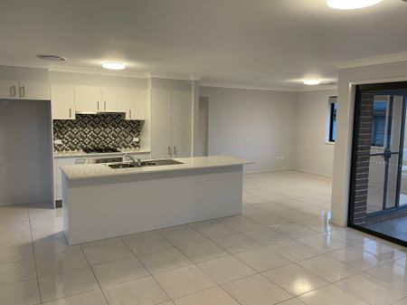 4 Bedroom Family Home - Photo 2