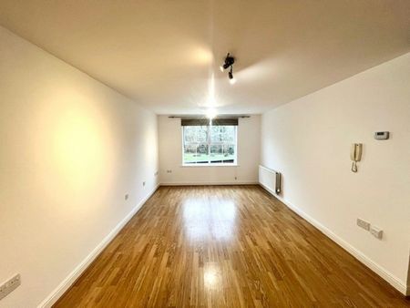 Ground floor flat to rent on - Photo 5