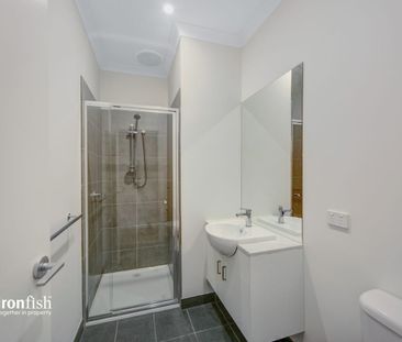 DON'T MISS IT! HIGH QUALITY 4 BEDROOMS TOWNHOUSE! - Photo 6