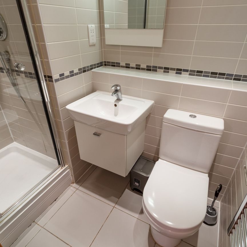 2 Bed Flat, Colquitt Street, L1 - Photo 1
