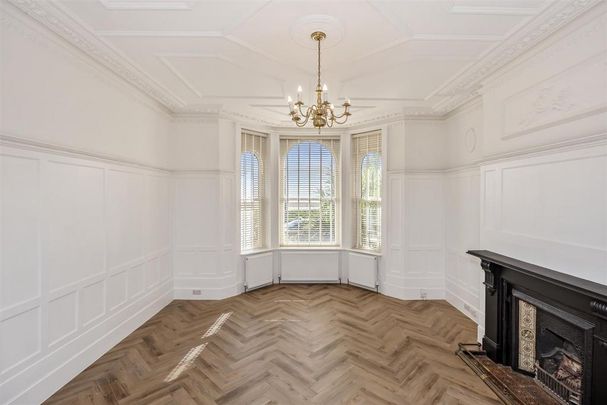 3 bedroom flat to rent - Photo 1