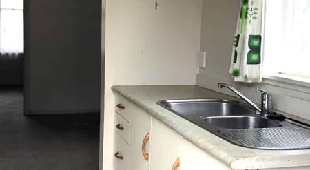 MASTERTON - 3 BEDROOMS - Photo 3