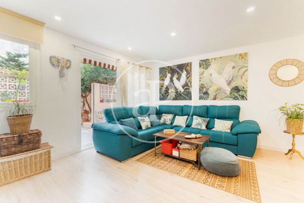 Piso de alquiler en Carrer de Victorio Luzuriaga, Sant Agustí - Photo 1