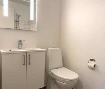 Dejligt 2-værelses rækkehus med terrasse i Odense S - Foto 3