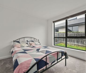 1 Opal Place, Perth - Photo 5