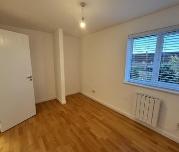 3 bedroom end of terrace house to rent - Photo 1