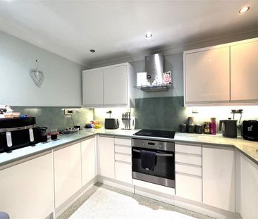 2 bedroom semi-detached house to rent - Photo 4