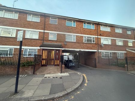 2 bedroom flat to rent - Photo 2