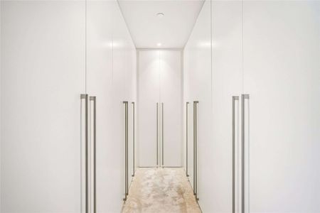 A luxurious 4 bedroom apartment of the top floor of Fairwater House. - Photo 5