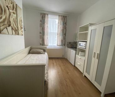 House share to rent - Photo 3