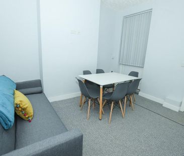 5 bedroom private hall to rent - Photo 2