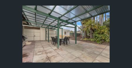 1950's Charm in a Prime Location - Photo 4