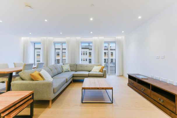 3 bedroom flat to rent - Photo 1