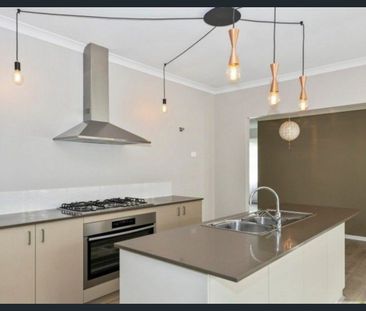 Tick all the boxes for perfect family living - Photo 2