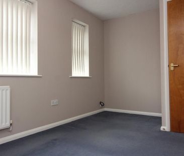 2 bedroom end of terrace house to rent - Photo 1