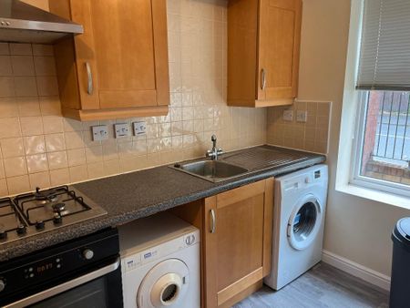 3 bedroom terraced house to rent - Photo 2
