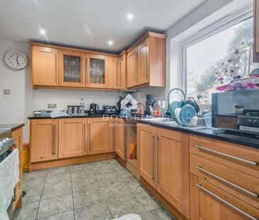 Roslings Close, Chelmsford, CM1 - Photo 2