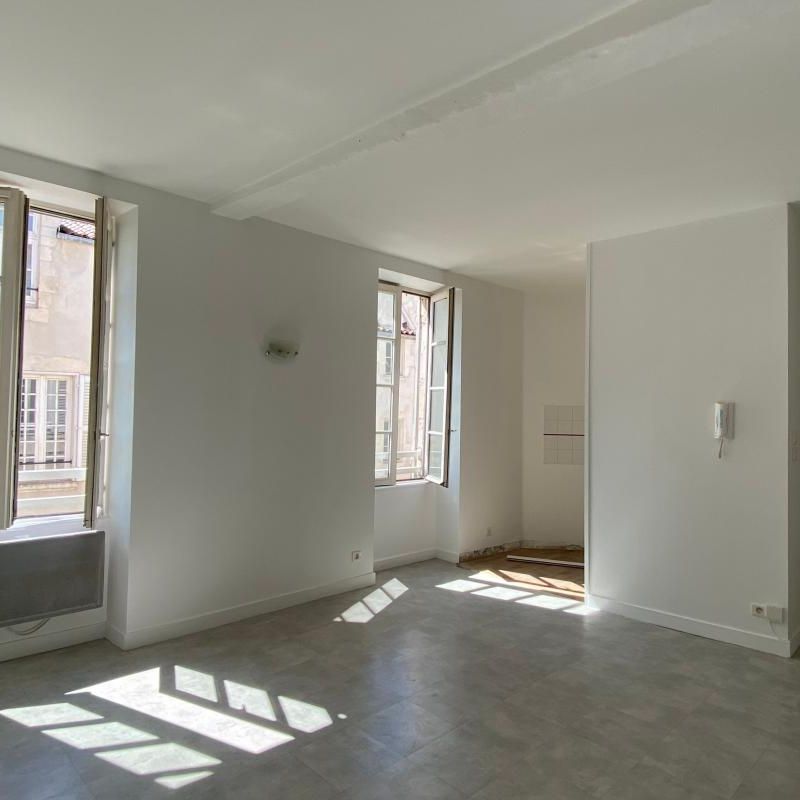 Location Appartement 3 pièces 65m² LA ROCHELLE 17000 - Photo 1