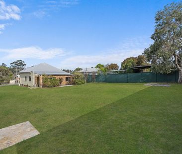 Freshly Painted Three Bedroom Home - Photo 6