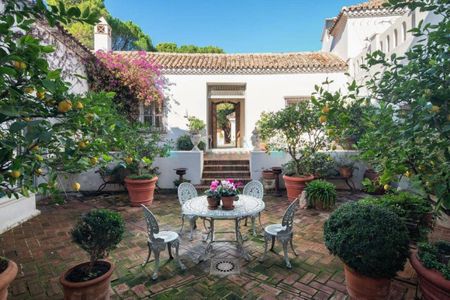 Villa for rent in El Madroñal, Benahavis - Photo 5