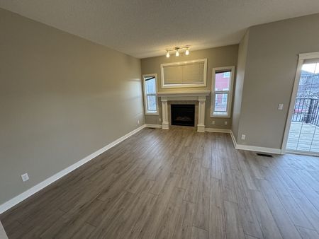 112 Evanscove Manor NW, Calgary - Photo 4