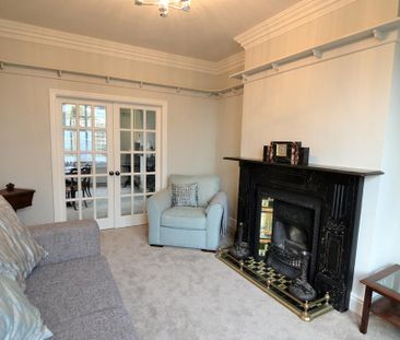 3 bedroom end of terrace house to rent - Photo 2