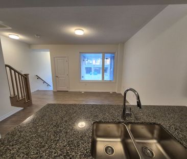 For Lease - 51 Thornbird Crescent, Brampton, Ontario - Photo 6