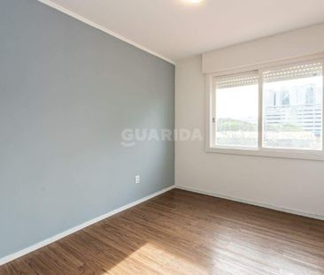 Apartamento de 2 dormitórios com garagem para alugar no Menino Deus... - Photo 2