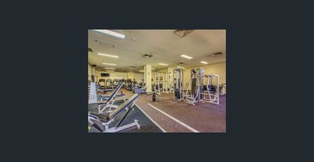 Furnished One Bedroom With Study Alcove - Photo 3