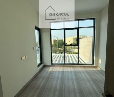 Park backing| Bright and spacious| Great location - Photo 3