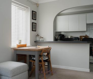 Rembrandt Court, Epsom - Photo 2