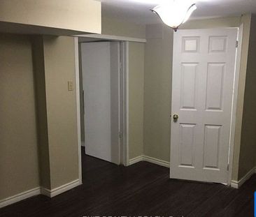 For Lease - 8 Ryecliffe Court, Toronto, Ontario - Photo 6