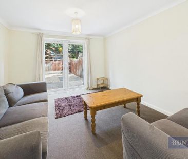 4 bedroom end of terrace house to rent - Photo 1