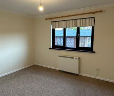 2 bedroom detached bungalow to rent - Photo 4