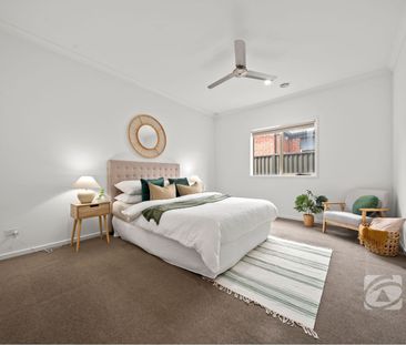 SPACIOUS FAMILY LIVING IN A CONVENIENT PAKENHAM LOCATION - Photo 6