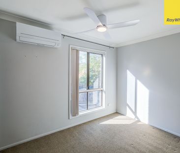 Spacious 2-Bedroom Townhouse in Prime Location - Photo 4