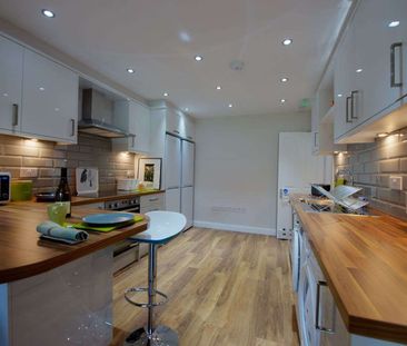 OX Living is proud to present this high-quality 5-bedroom co-living... - Photo 1