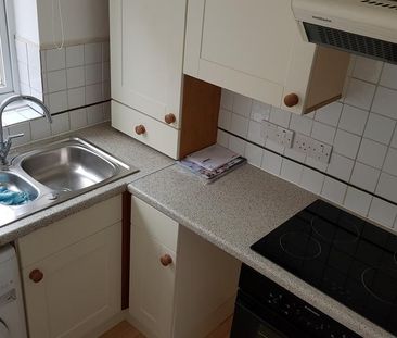 1 bedroom semi-detached house to rent - Photo 5