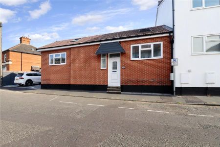 4 Eve Road, Woking - 1 bedroomProperty for lettings - Seymours - Photo 3