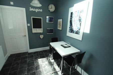 2 bedroom terraced house to rent - Photo 4