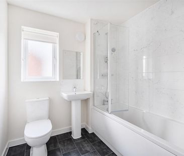 4 bedroom semi-detached house to rent - Photo 1