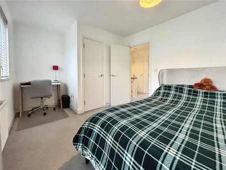 2 bedroom semi-detached house to rent - Photo 5