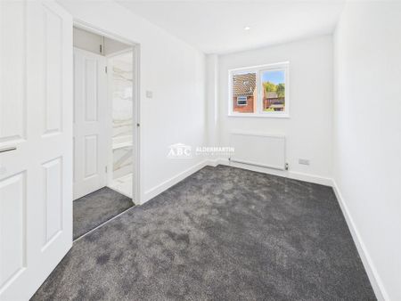2 bedroom terraced house to rent - Photo 4