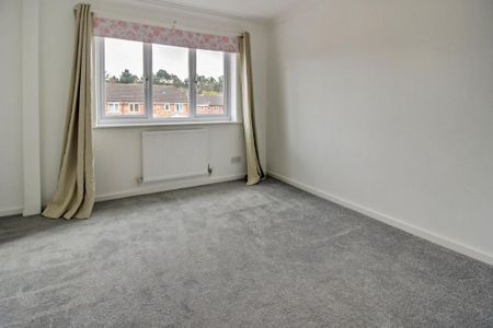 2 bedroom end of terrace house to rent - Photo 4