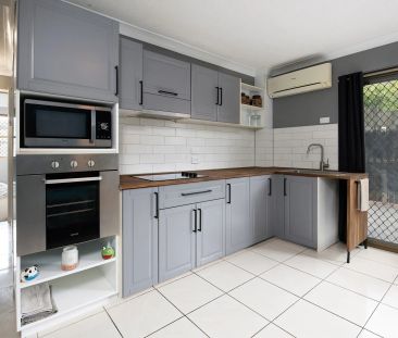 Charming & Updated 3-Bedroom Unit in a Quiet Pocket - Photo 5