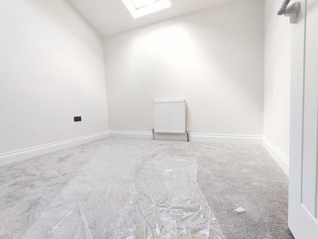 3 Bed Flat, Mitcham Lane, SW16 - Photo 5