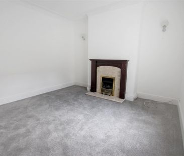 3 Bedroom House - Terraced To Let - Photo 2