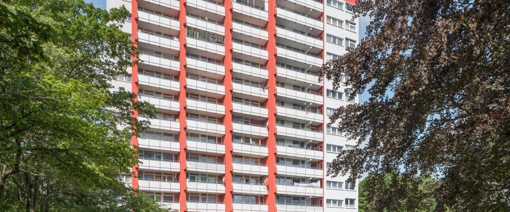 Sanierte 4-Zimmer-Wohnung mit zwei Bädern und Balkon mit Blick über Braunschweig! - Foto 1