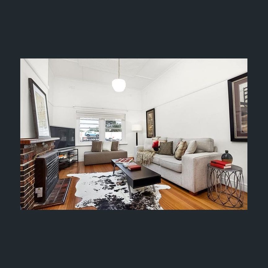 Charming Semi-Detached Home in Prime Camberwell Location - Photo 1