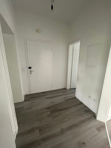 Perfekt für junge Familien - 2-Zimmer Wohnung mit großer Wohnküche - Photo 2